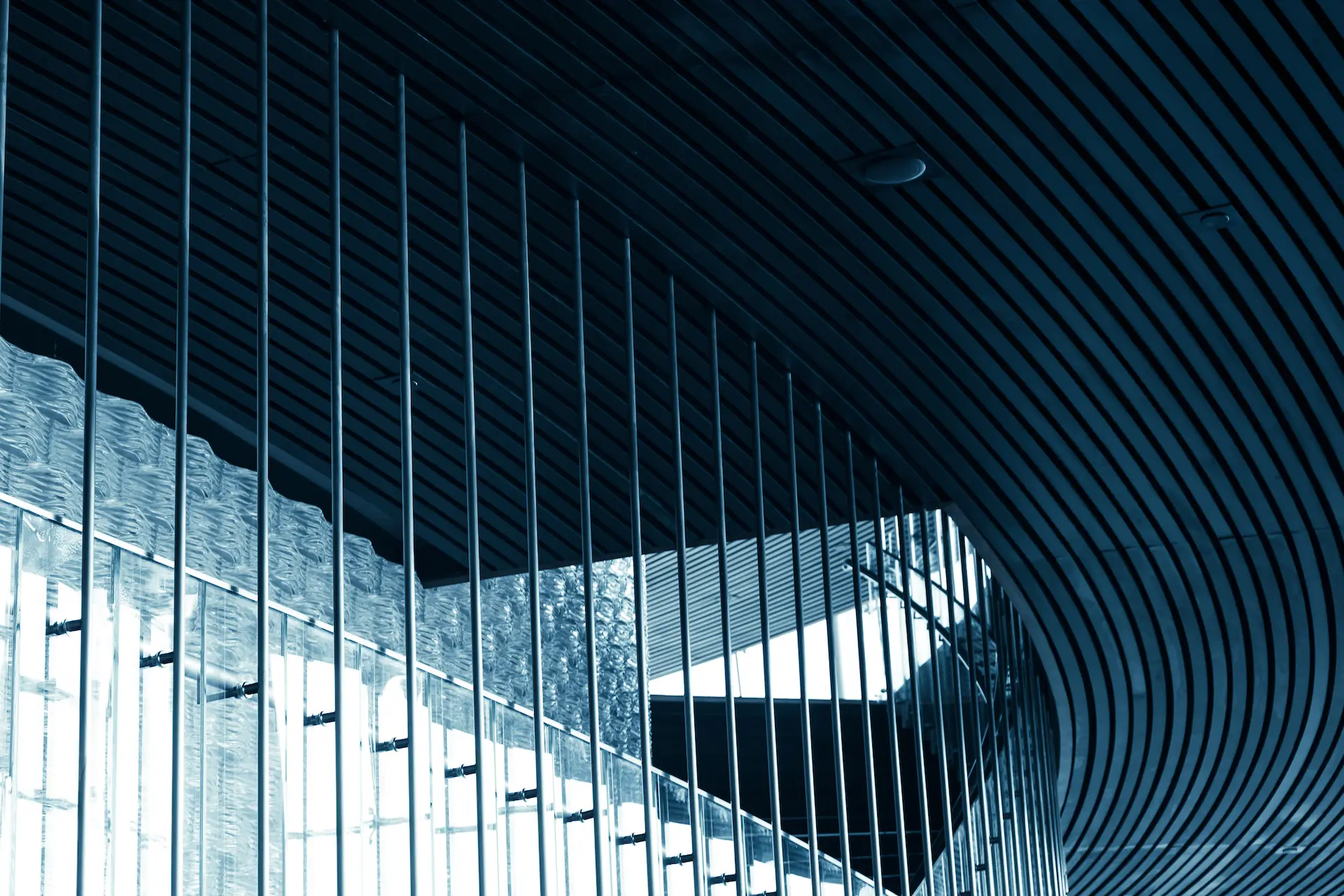 Generative AI vs Machine Learning: Differences and Applications