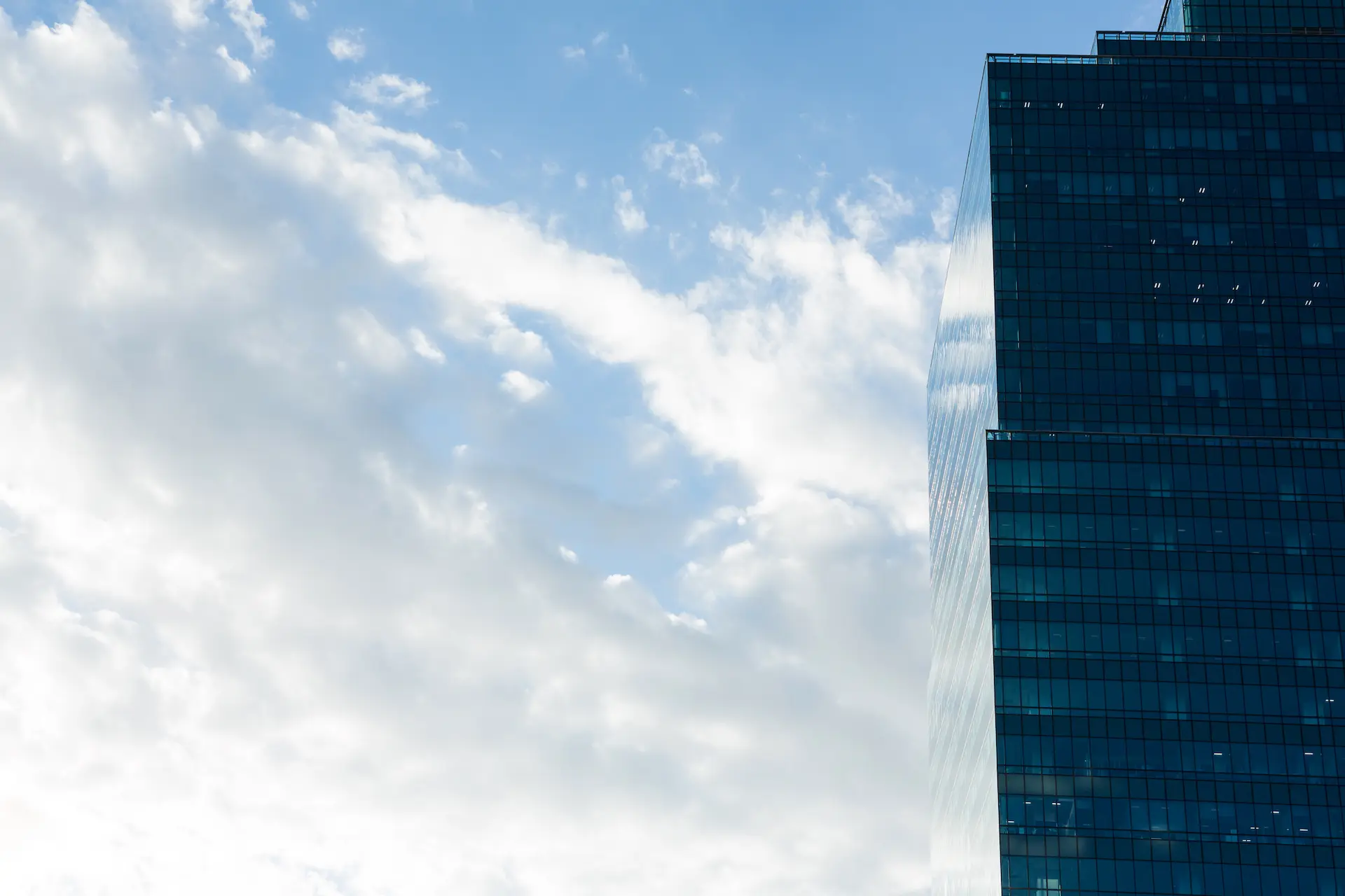 Hybrid Cloud Services in 2023: Everything You Should Know